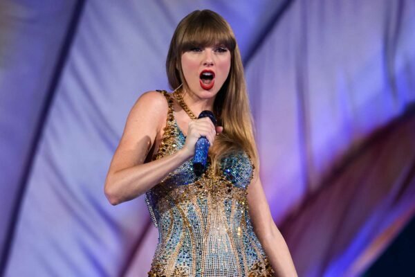 Taylor Swift Performs 2 Surprise Mashup Songs at 2nd Sydney Eras Show.