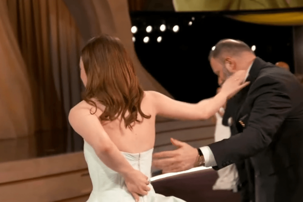 Emma Stone Dress Breaks at the 2024 Oscars — and She Blames the Wardrobe Malfunction on ‘I’m Just Ken’