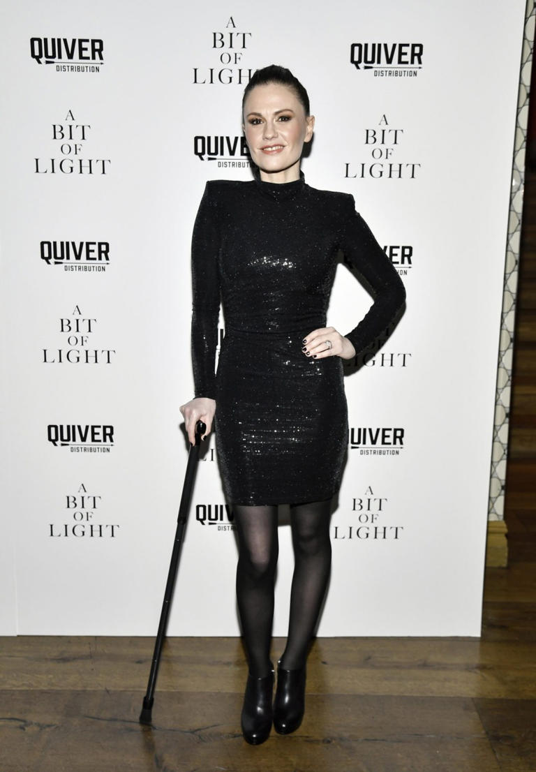 True Blood Star Anna Paquin Braves Red Carpet with Cane 