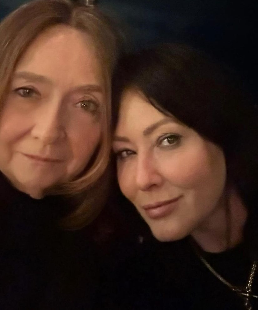 Shannen Doherty Cancer Fight Selling Possessions to Make Memories with Mom
